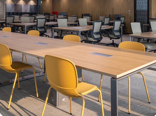 Wholesale office furniture showroom in China