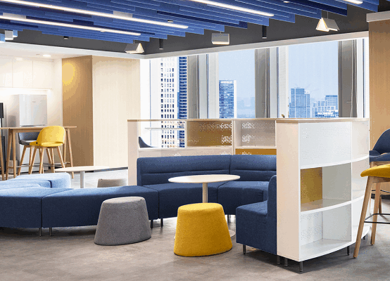 Flexible learning environment furniture arranged for collaborative student work