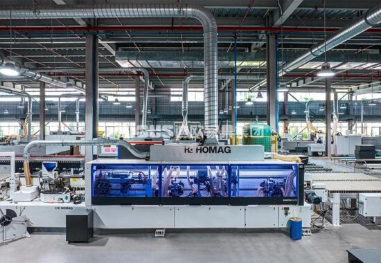 Bulk commercial desks for hospitality chain headquarters